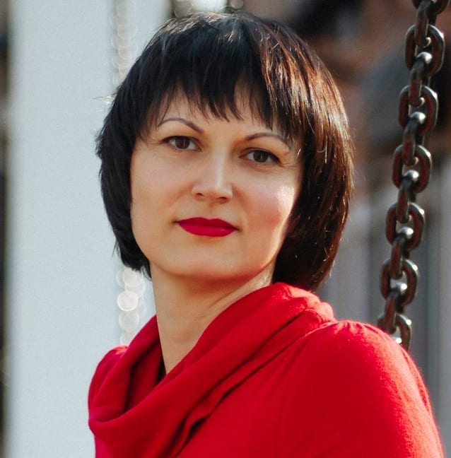 Лариса Софина