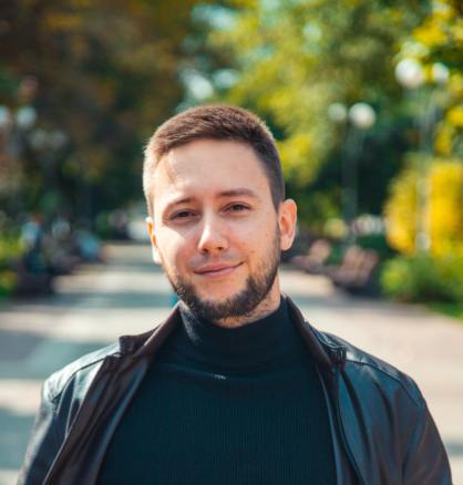 Антон Семьошин